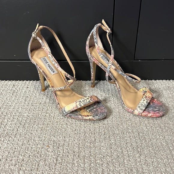 LOVIN’ MULTICOLORED STEVE MADDEN HEELS - Picture 1 of 4